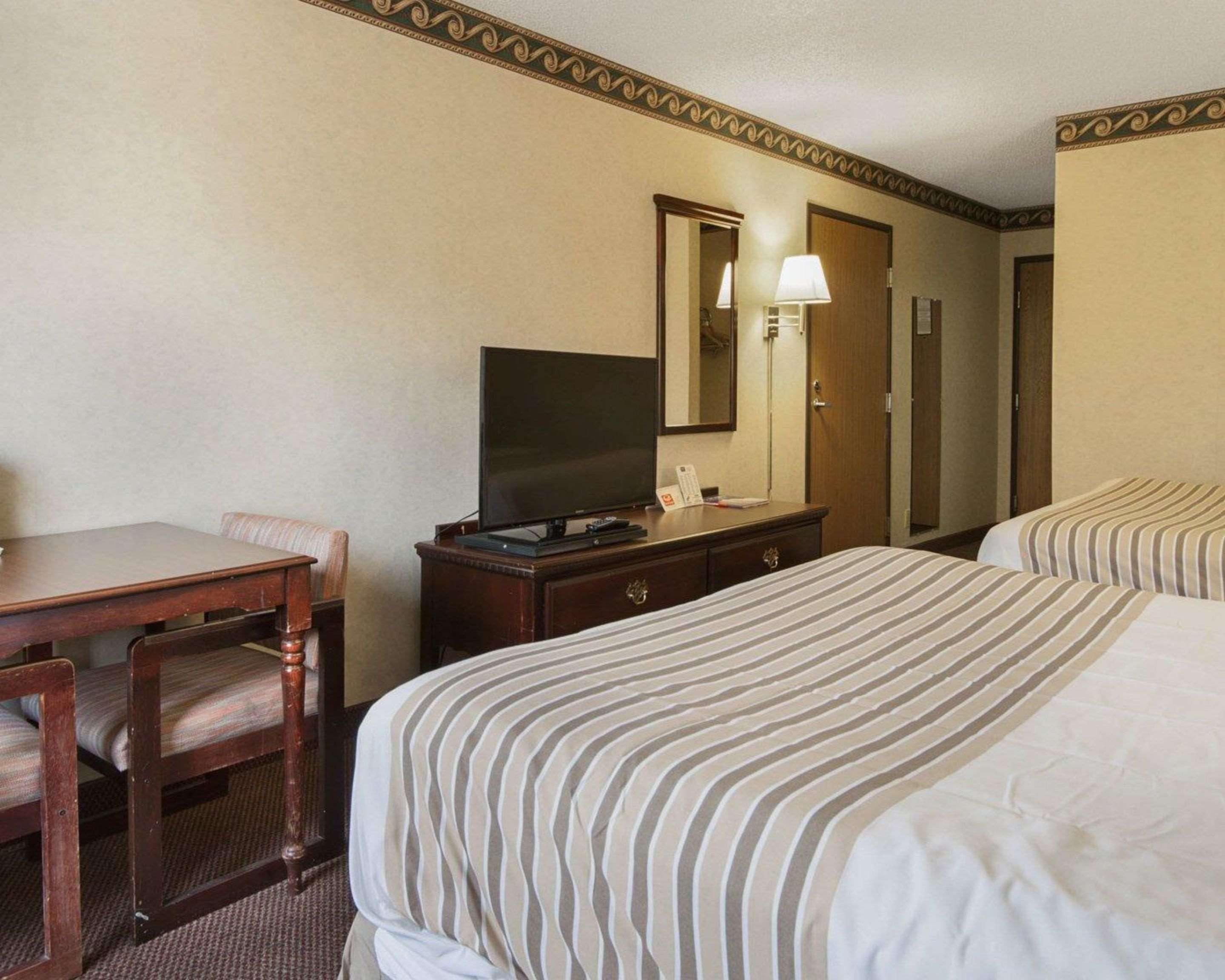 Econo Lodge Inn & Suites El Paso Eksteriør billede