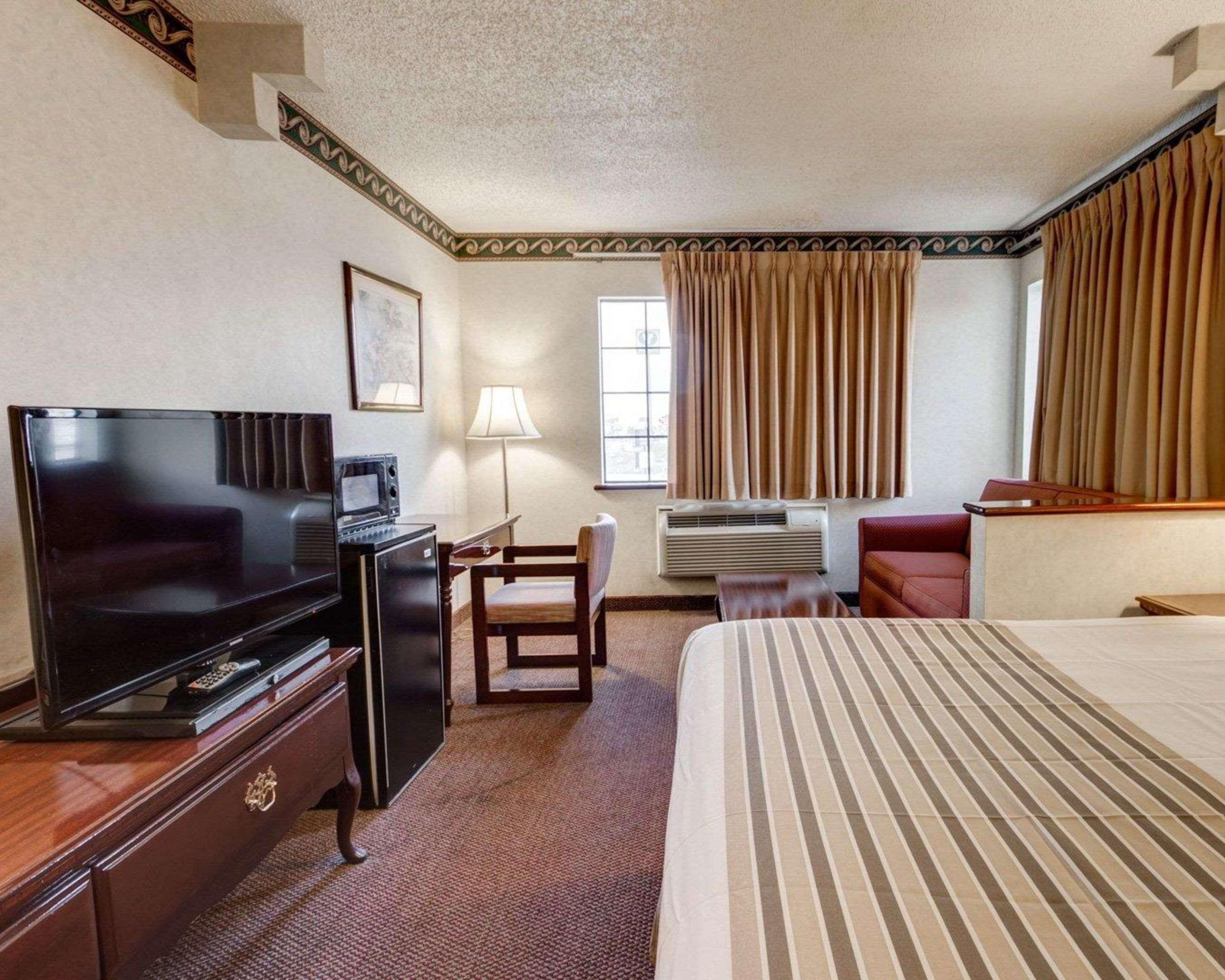 Econo Lodge Inn & Suites El Paso Eksteriør billede