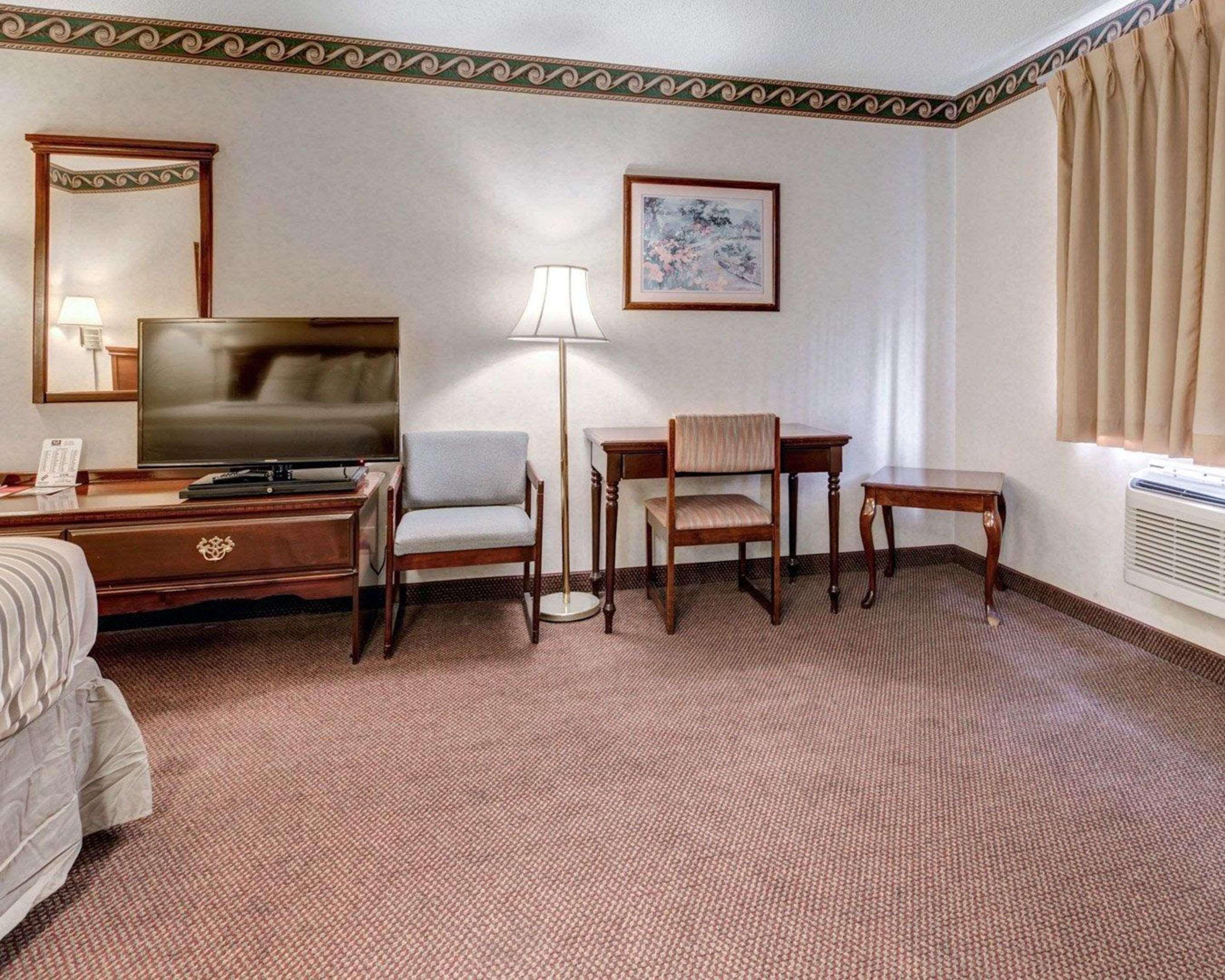Econo Lodge Inn & Suites El Paso Eksteriør billede