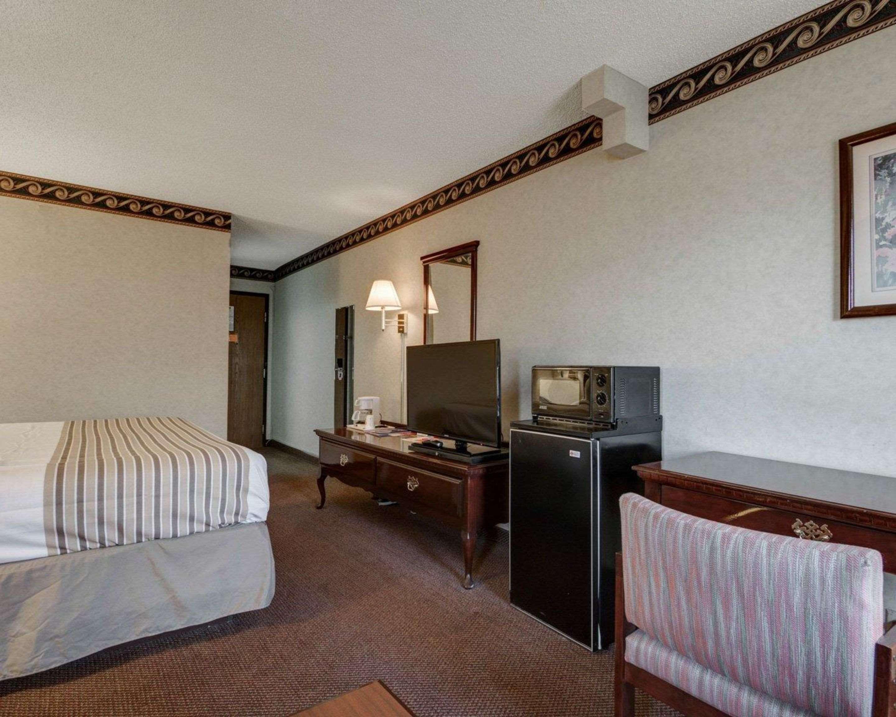 Econo Lodge Inn & Suites El Paso Eksteriør billede