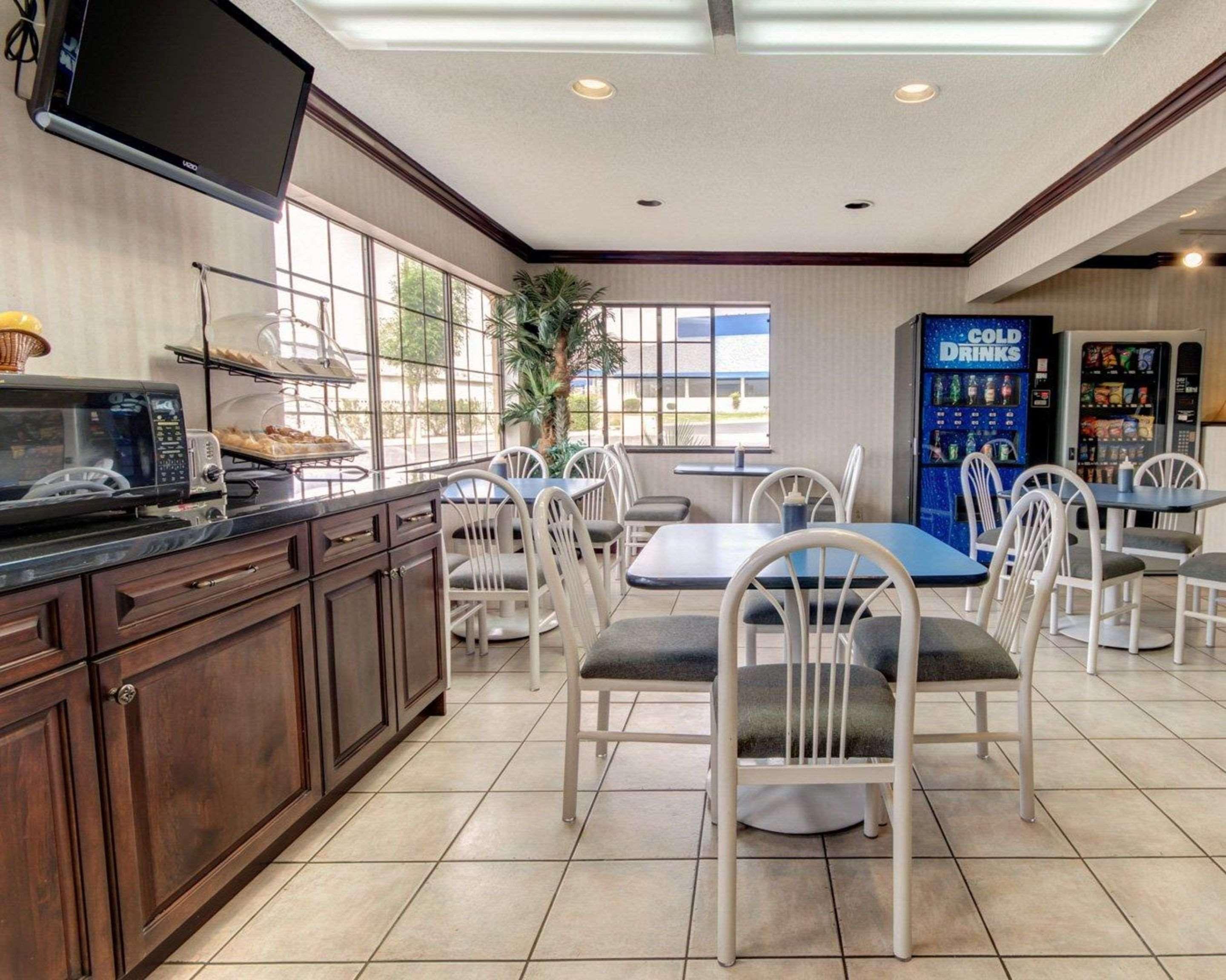 Econo Lodge Inn & Suites El Paso Eksteriør billede